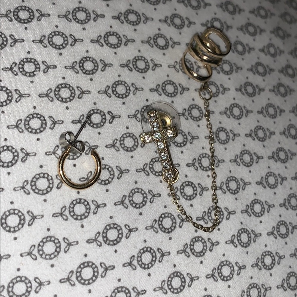 CROSS CUFF CHAIN EARRINGS WITH GOLD HOOP